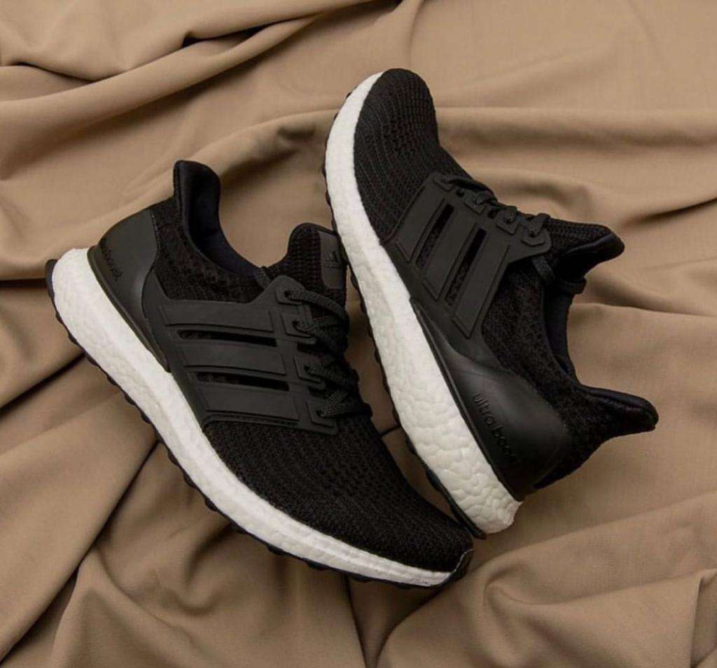 Tenis Ultraboost Hombre AAA