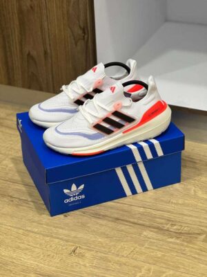 Tenis Ultraboost Light Hombre AAA