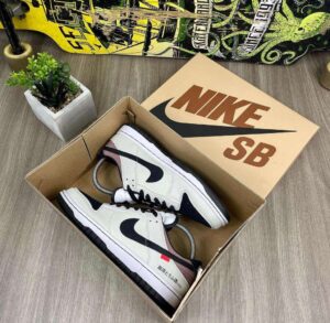 Tenis SB Dunk Low Toyota Hombre AAA