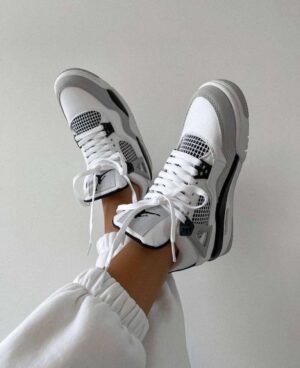 Tenis Retro 4 Black Mujer AAA