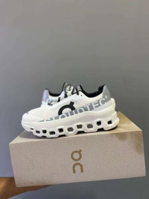 On Cloudmonster II Hombre AAA