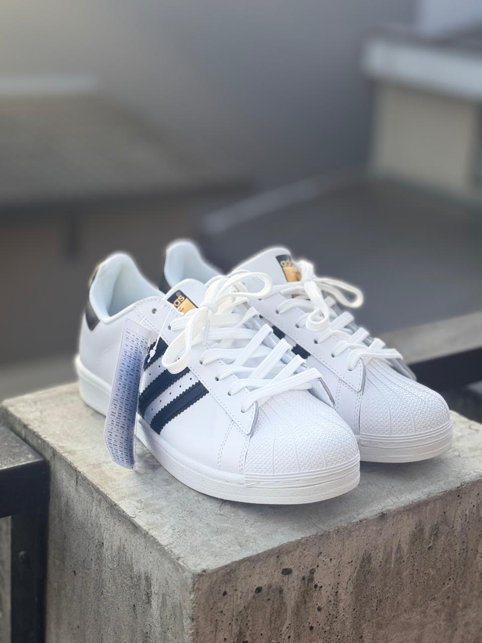 Tenis Superstar Clásicas Mujer AAA