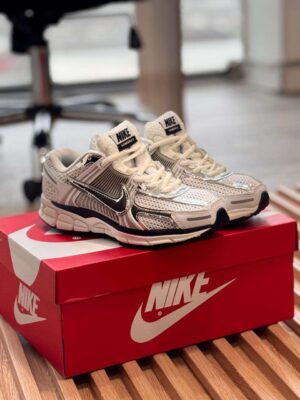 Tenis Zoom Vomero 5 Mujer AAA